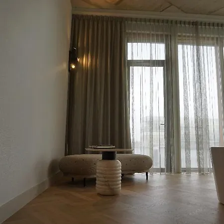 Pontsteiger 4*
